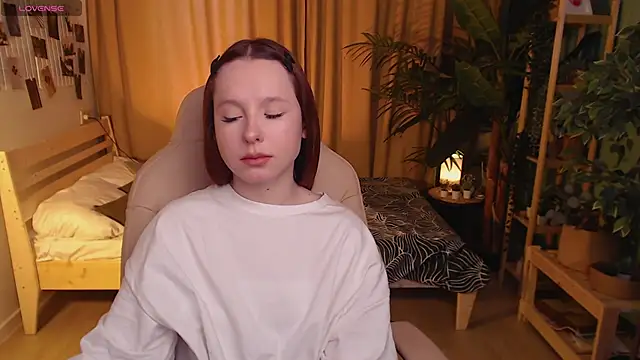 Haya Harareet online show from 02.21.26