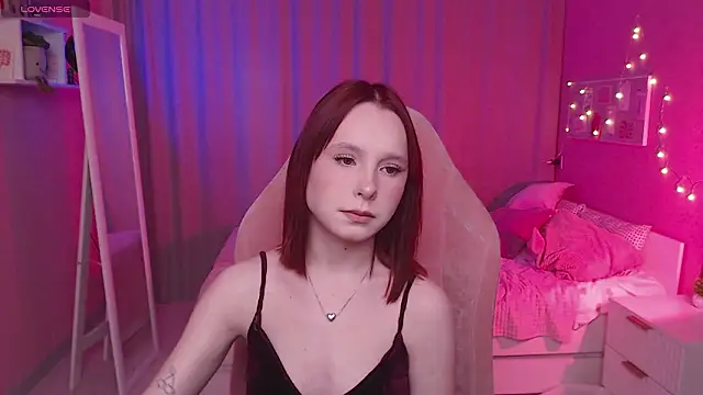 Haya Harareet online show from 03.15.26