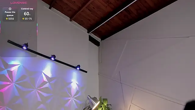 GabiSaenz  online show from 04.12.26