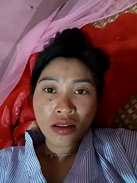 Snapshot of Hiniyk2 chatting on 04.28.26 Hiniyk2 online show from 04.28.26