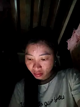 Snapshot of Hiniyk2 chatting on 04.30.26 Hiniyk2 online show from 04.30.26