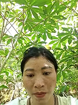 Snapshot of Hiniyk2 chatting on 05.18.26 Hiniyk2 online show from 05.18.26
