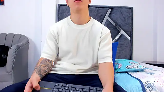 Liam saint online show from 02.04.26