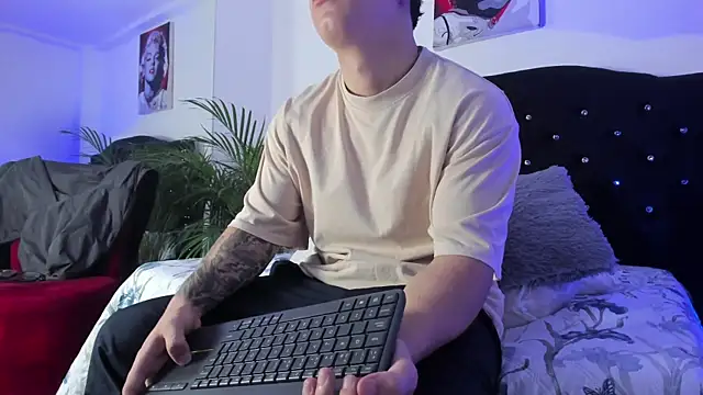 Liam saint online show from 04.08.26