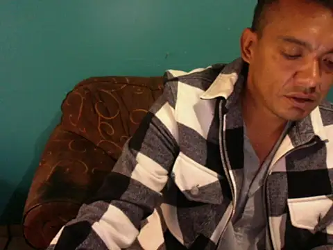 latinomoreno95 online show from 06.17.26