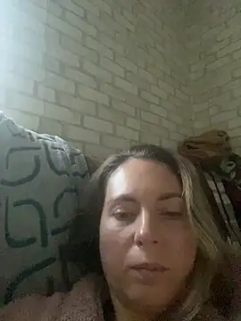 VikiLove765 online show from 02.04.26