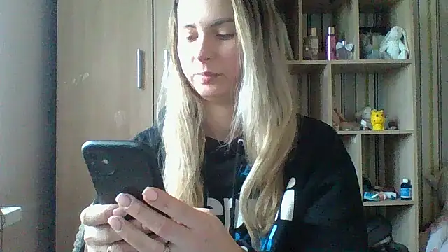 VikiLove765 online show from 02.13.26