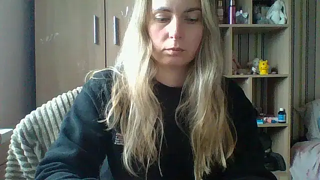 VikiLove765 online show from 02.16.26