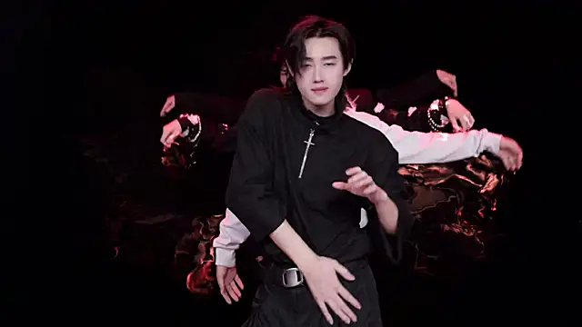 EXO-cbz online show from 02.04.26