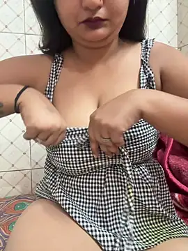 Snapshot of Curvy_Anaya chatting on 05.02.26 Curvy Anaya online show from 05.02.26