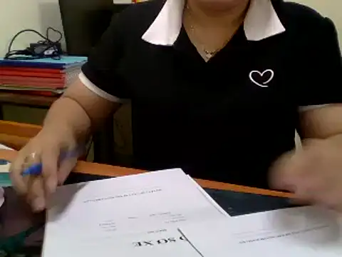 Sarah no land online show from 04.08.26