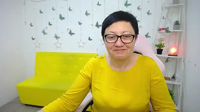Snapshot of EmilyL0ve chatting on 05.20.26 EmilyL0ve online show from 05.20.26
