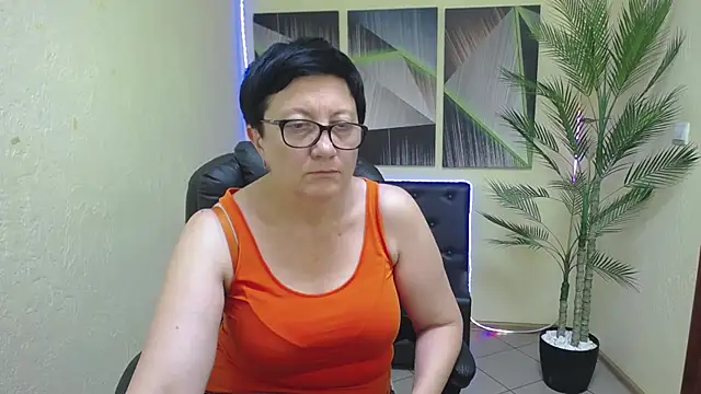 Snapshot of EmilyL0ve chatting on 07.23.26 EmilyL0ve online show from 07.23.26