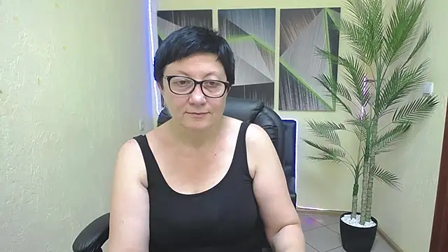 Snapshot of EmilyL0ve chatting on 07.25.26 EmilyL0ve online show from 07.25.26