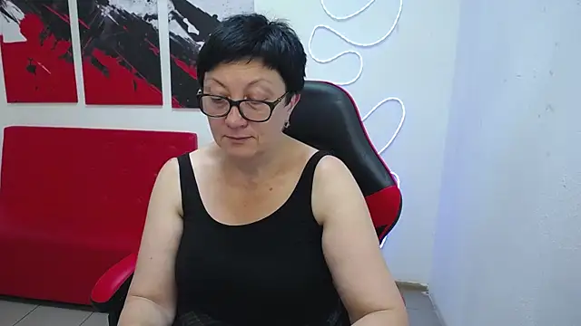 Snapshot of EmilyL0ve chatting on 07.27.26 EmilyL0ve online show from 07.27.26