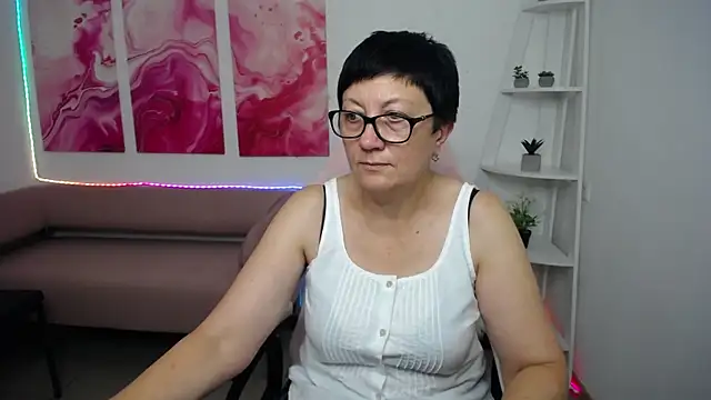 Snapshot of EmilyL0ve chatting on 07.31.26 EmilyL0ve online show from 07.31.26