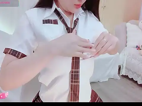 Junnatalie   online show from 04.28.26