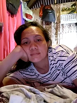 Snapshot of prettymomma24xx chatting on 06.21.26 prettymomma24xx online show from 06.21.26
