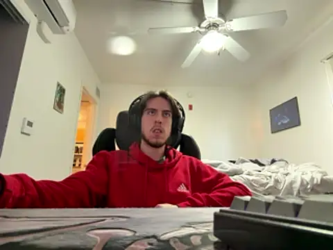 Snapshot of YummyDin chatting on 01.14.26 YummyDin online show from 01.14.26