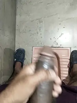 Snapshot of 8inchhere chatting on 02.14.26 8inchhere online show from 02.14.26