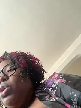 Chocolatebunnyxx96 online show from 02.25.26