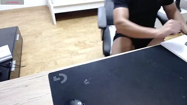 Snapshot of sensualman90 chatting on 07.18.26 sensualman90 online show from 07.18.26