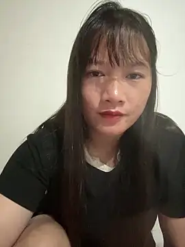 Snapshot of Suni-ii chatting on 04.18.26 Suni-ii online show from 04.18.26