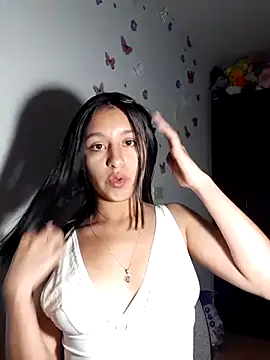 Snapshot of Vania-07 chatting on 03.17.26 Vania-07 online show from 03.17.26