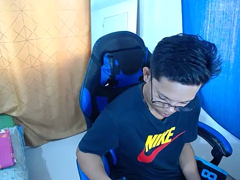 Snapshot of holly_oreo chatting on 07.19.26 holly oreo online show from 07.19.26