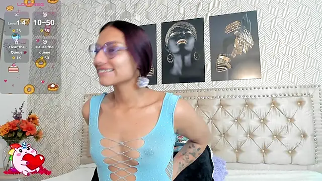 Snapshot of MeganRosseX chatting on 01.17.26 MeganRosseX online show from 01.17.26