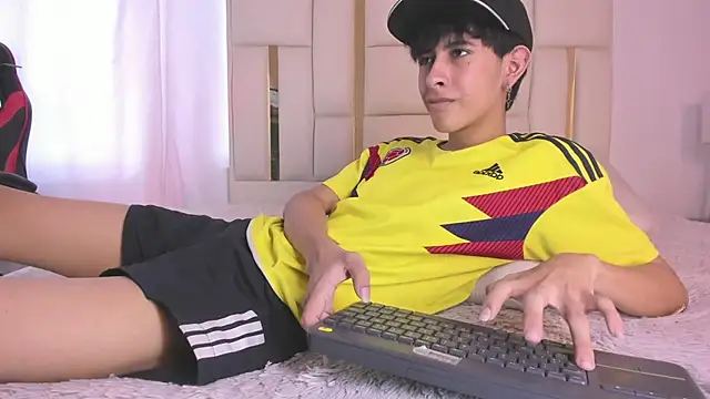 julian xx online show from 07.07.26