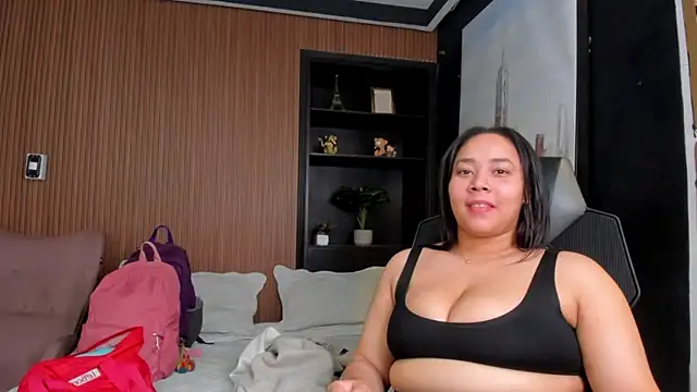 Snapshot of ThaliaBrookss_ chatting on 02.24.26 ThaliaBrookss online show from 02.24.26