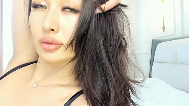 Snapshot of SayokoMia_S chatting on 04.19.26 SayokoMia S online show from 04.19.26