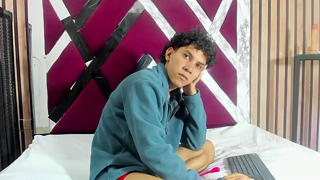 jhonaEstrada online show from 01.10.26