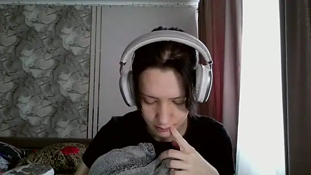 LxayBloom online show from 02.21.26