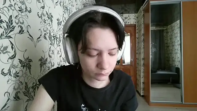 LxayBloom online show from 03.30.26