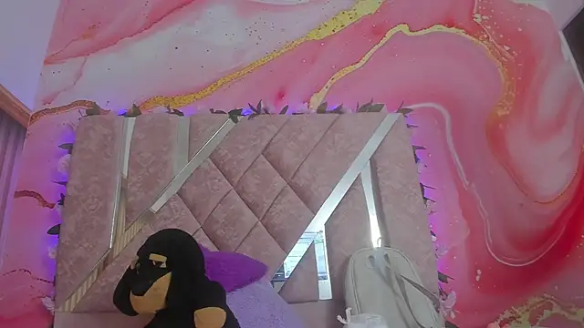emily velvet   online show from 06.05.26