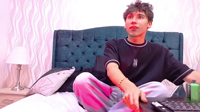 Snapshot of Liam_Noxx chatting on 02.20.26 Liam Noxx online show from 02.20.26