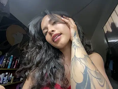 auroramooon online show from 02.19.26