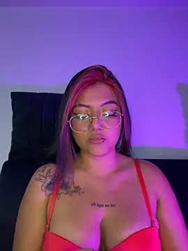 queen of you heart online show from 02.15.26