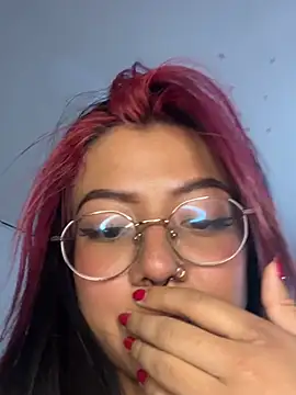 queen of you heart online show from 02.26.26