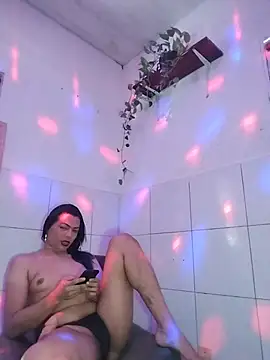 Snapshot of Jade-Morena-Transex-ON chatting on 06.25.26 Jade-Morena-Transex-ON online show from 06.25.26