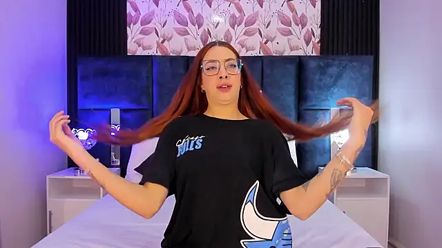 LolaGray   online show from 02.01.26