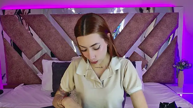 LolaGray   online show from 07.28.26