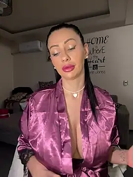 IRISWHITE17 online show from 02.10.26