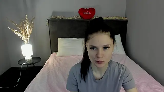 SkinyJoys online show from 02.15.26