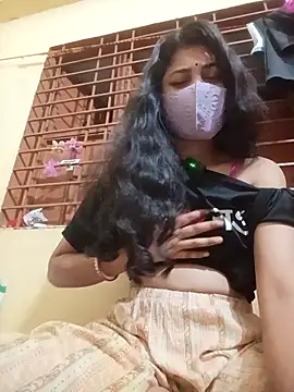 Snapshot of queenneha69 chatting on 06.10.26 queenneha69 online show from 06.10.26