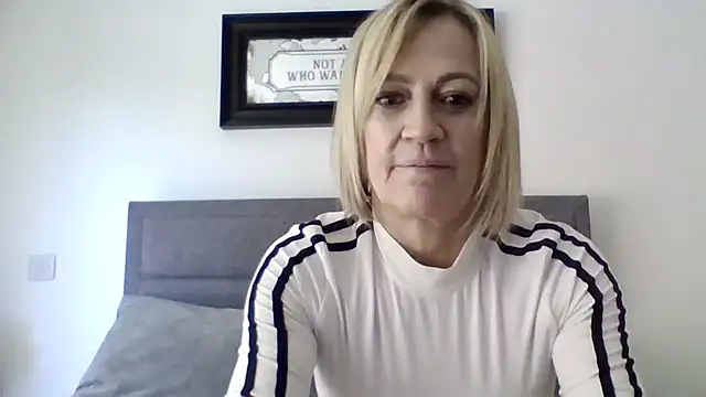 Milfshake227 online show from 03.11.26