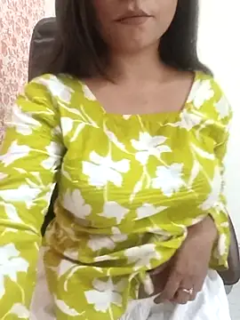 Hot Twinkle online show from 04.02.26