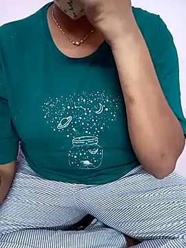 Snapshot of Ammu14399 chatting on 05.11.26 Ammu14399 online show from 05.11.26